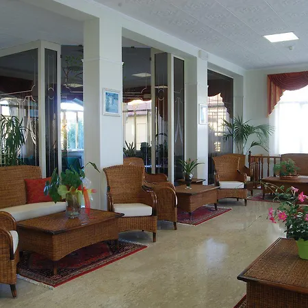 Delfino Отель Сенигаллия